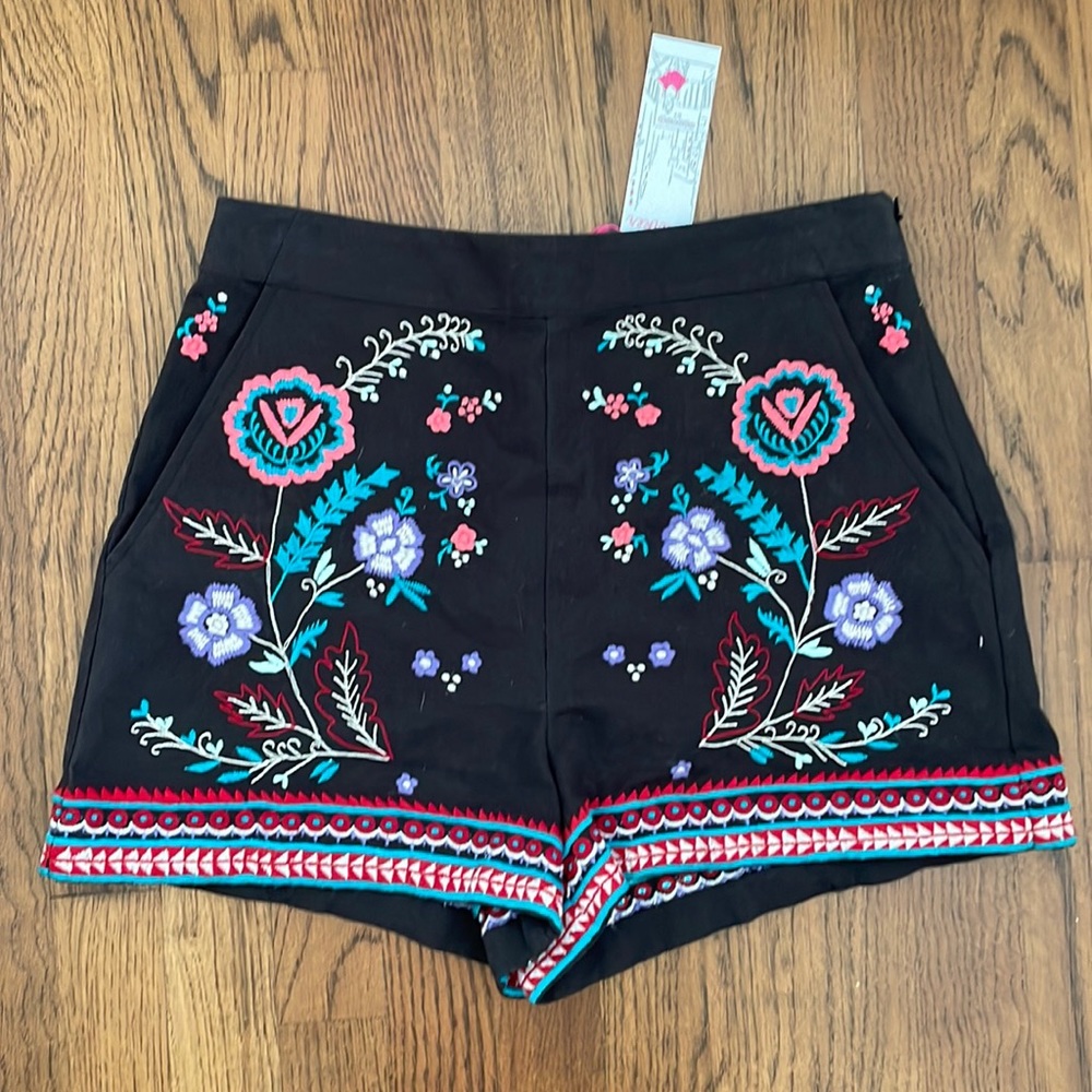 Embroidered Parker shorts